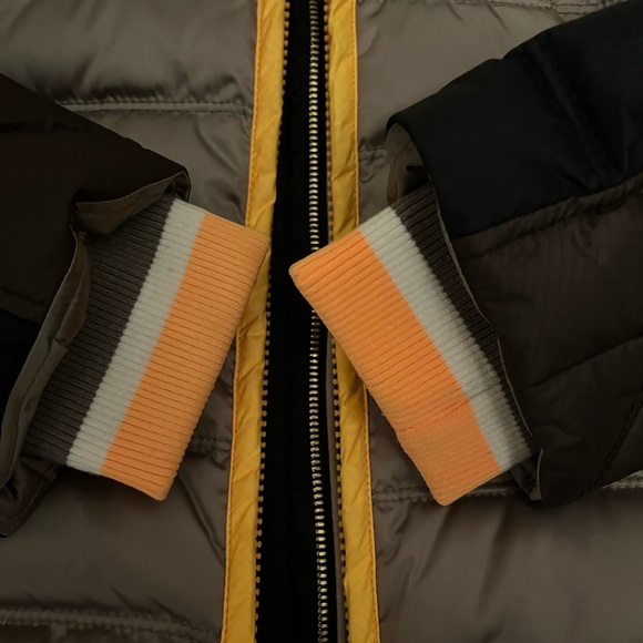 Bogner Rachel ski jacket. - Picture 9 of 10